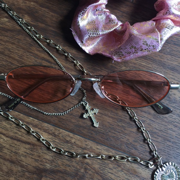 Pink Lens Sunnies - Picture 3 of 3